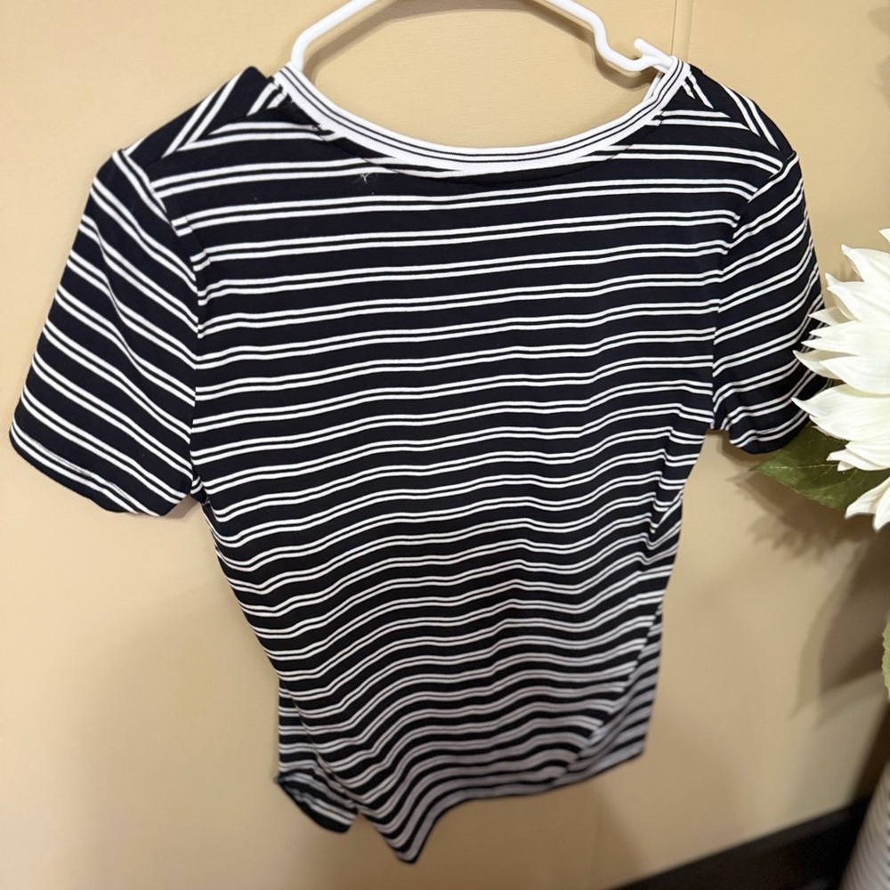 Tommy Hilfiger Black and White Striped V-Neck Tee - Picture 3 of 3